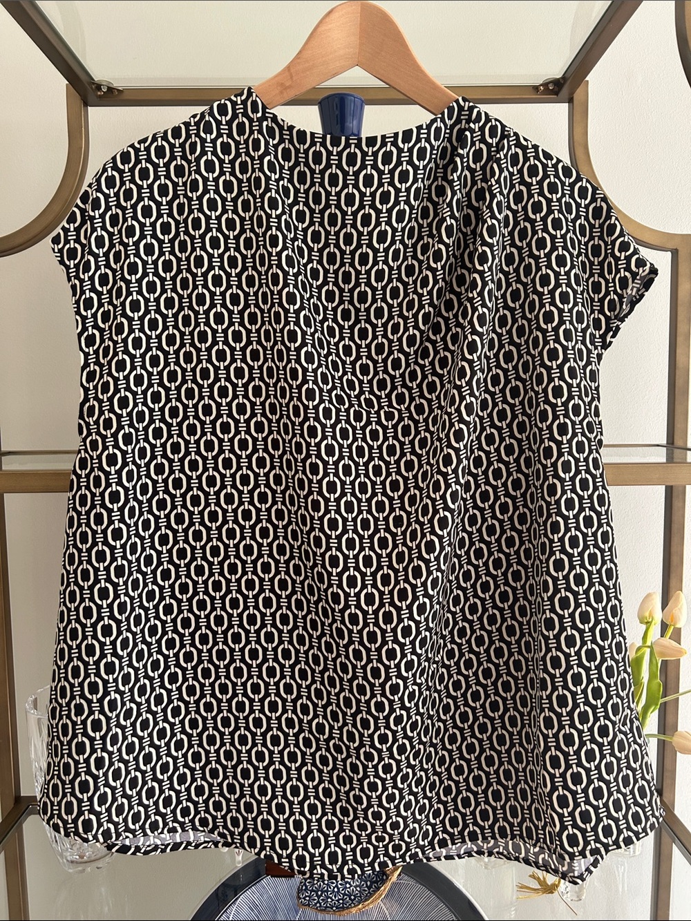 H&M Black and White Geometric Cap Sleeve Top